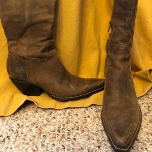 Women’s leather size 7.5B BCBGirls cowboy boots